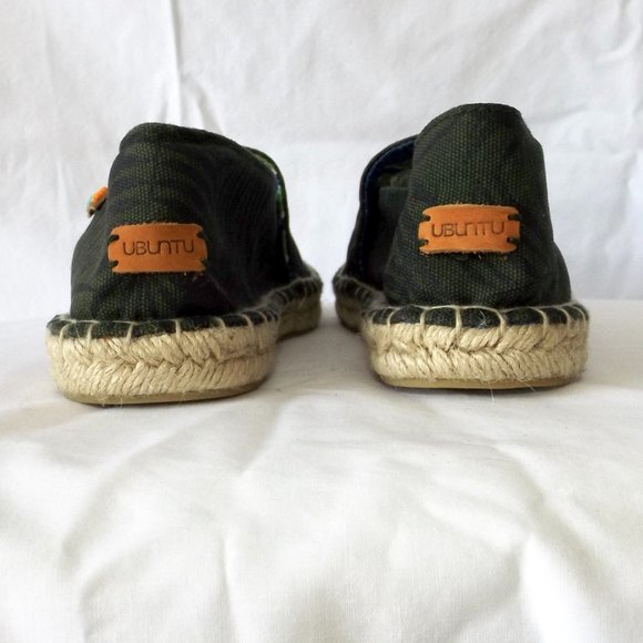 Ubuntu Canvas Slip Ons, Handmade Size 8.5, Excellent Condition! - Picture 8 of 10